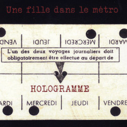 Une Fille Dans Le Metro -...